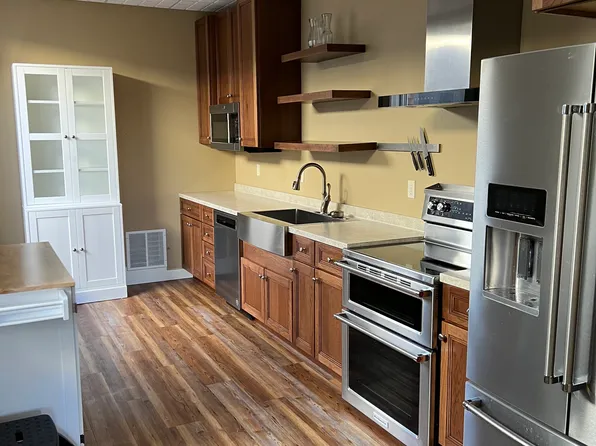 12 2nd St NE, Mason City, IA