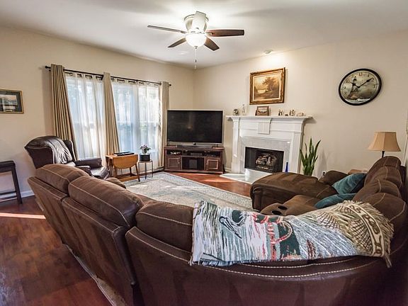 3rd image of 1755 Lake Heights Cir