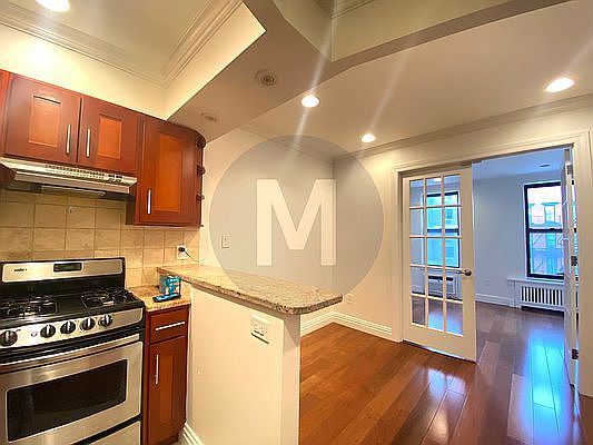 5th image of 1142 1st Ave #D