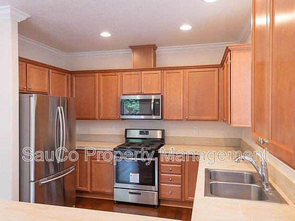 5th image of 292 NE 66th Ave