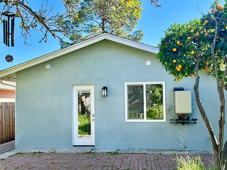 1238 Coral St #A — Photo 12