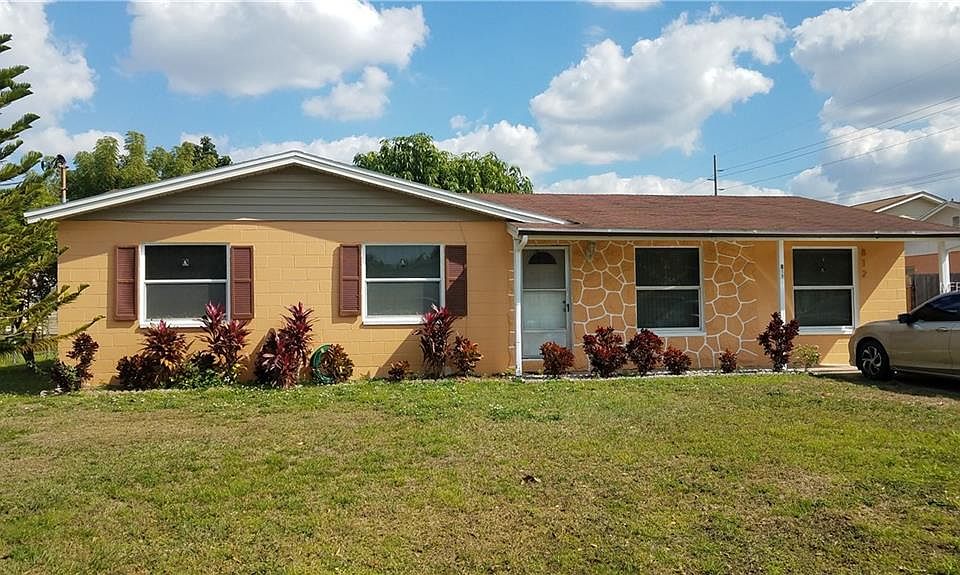 1st image of 812 Papaya Dr