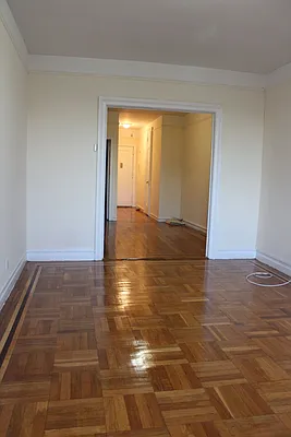 Rented by Roberto Guilbet, LREB | media 50