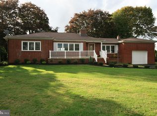 58 Fenton Ln, Chesterfield, NJ 08515