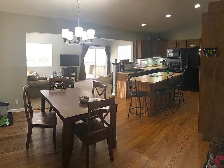 3729 Northwood Dr NE — Photo 3