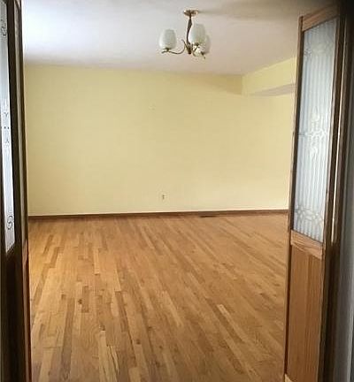 4th image of 5719 Penwick Ct