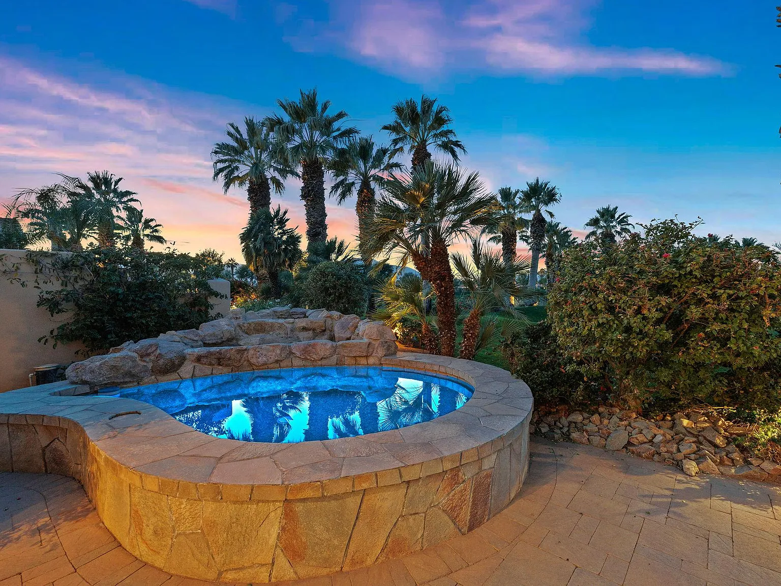 3 bed, 3.5 bath, 3513 sqft, $5,000 — Photo 3