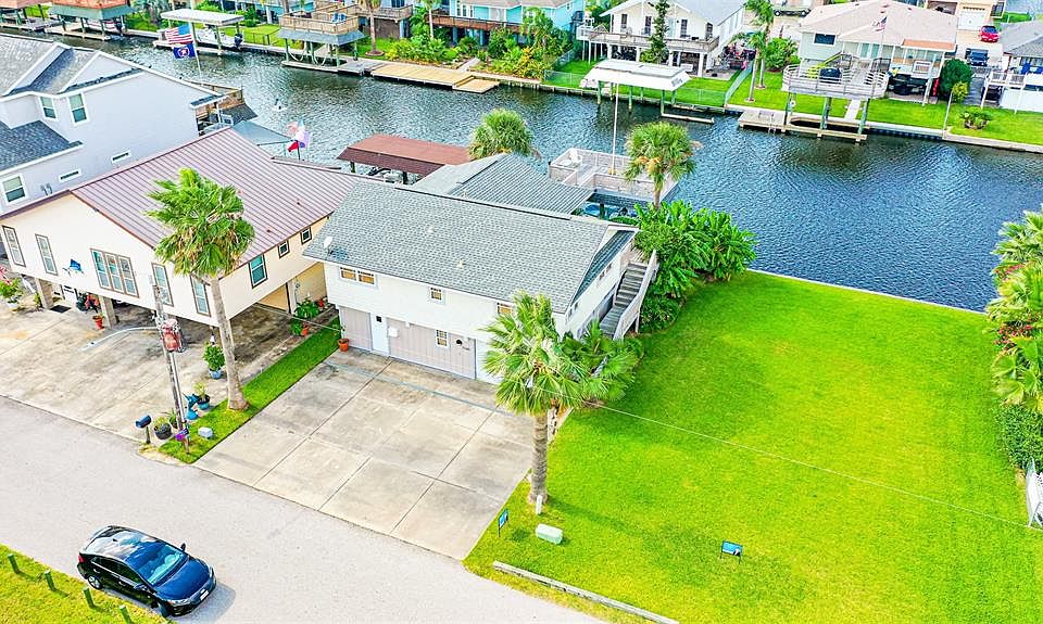 1st image of 1140 Sailfish St