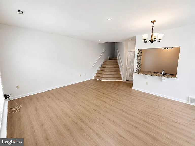 308 Assembly Point Ct — Photo 2