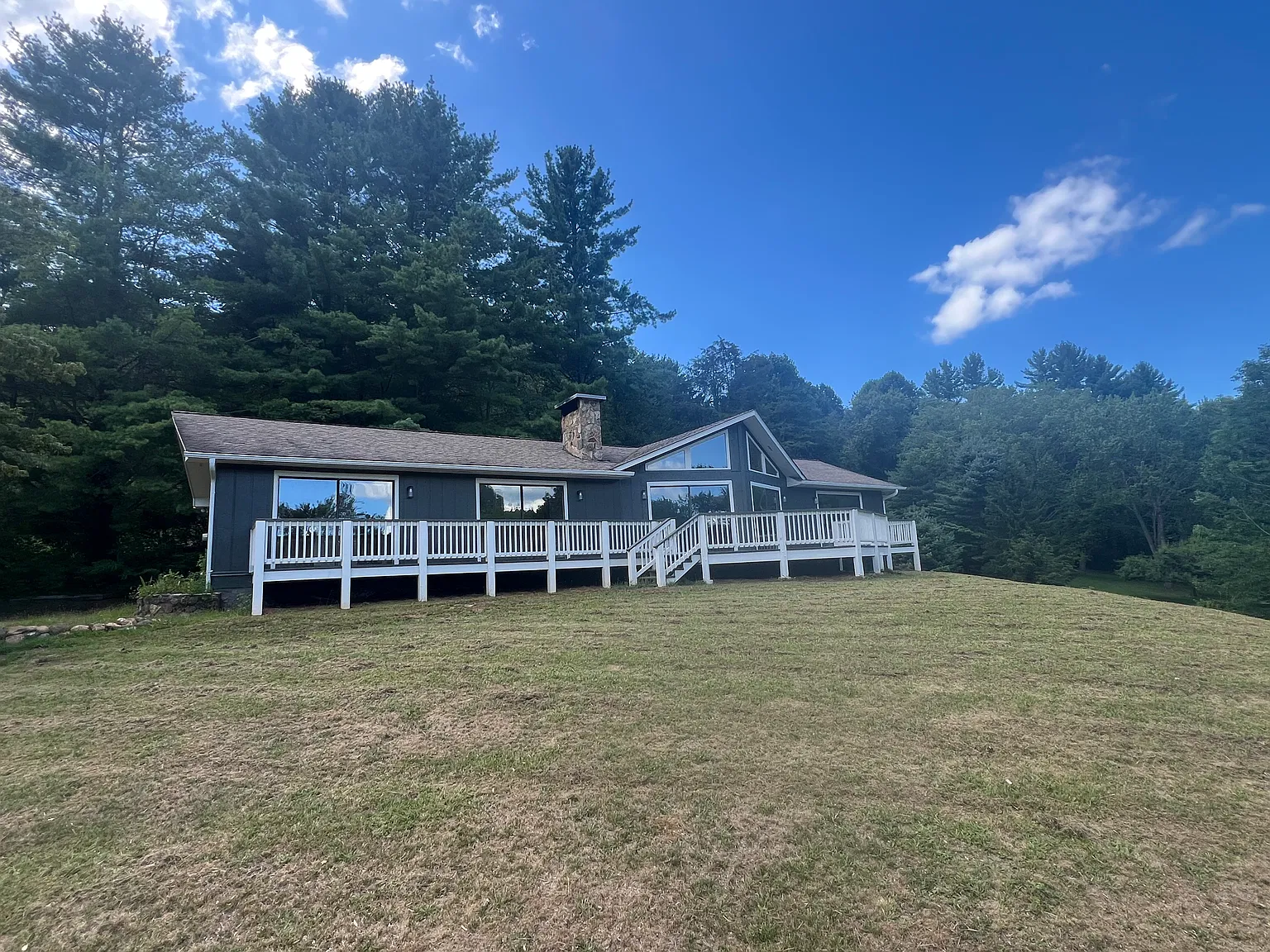3 bed, 1888 sqft, $3,000 — Photo 1