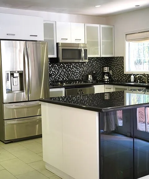 137 S Rexford Dr #1 — Photo 4
