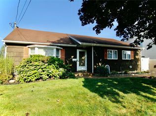 313 West Dr, Copiague, NY 11726