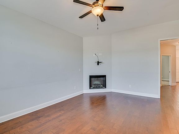5th image of 2910 Pepperdine Drive