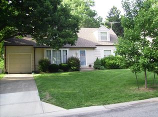 3012 W 72nd St, Prairie Village, KS 66208