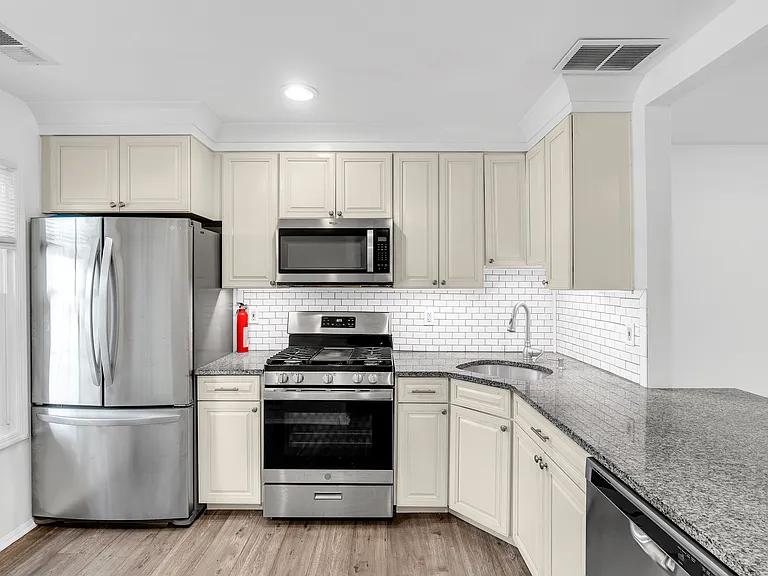 72 Quince Ct — Photo 4