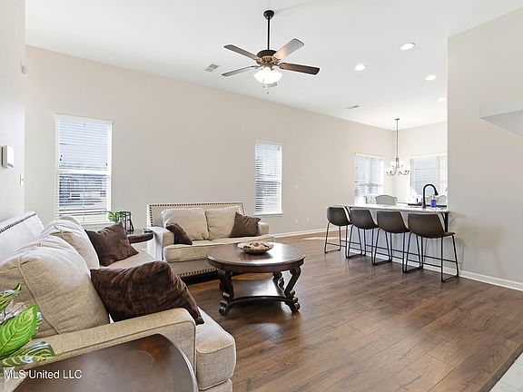 5th image of 6214 Rosemark Rd