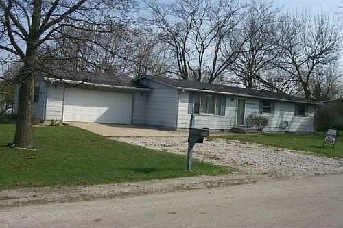 1604 Villa Ct photo 1