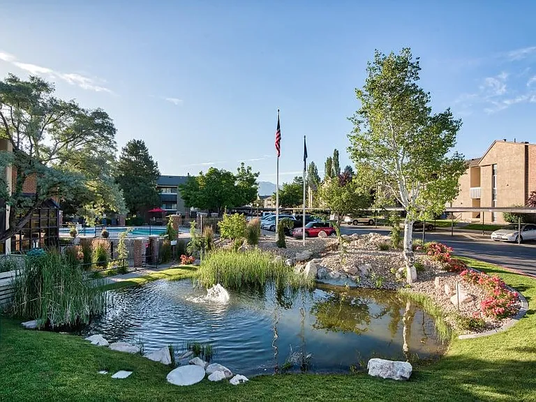 Cherry Creek Apartments — Photo 9
