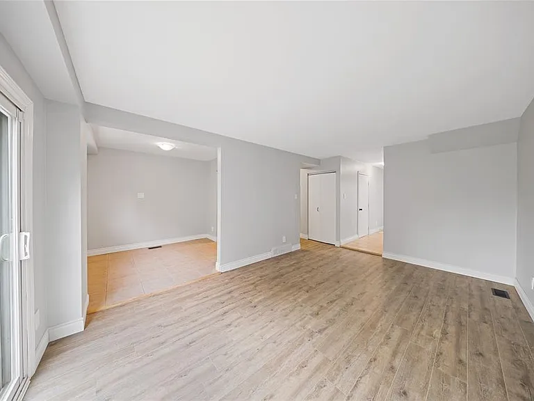 183 Bedford Cres — Photo 13