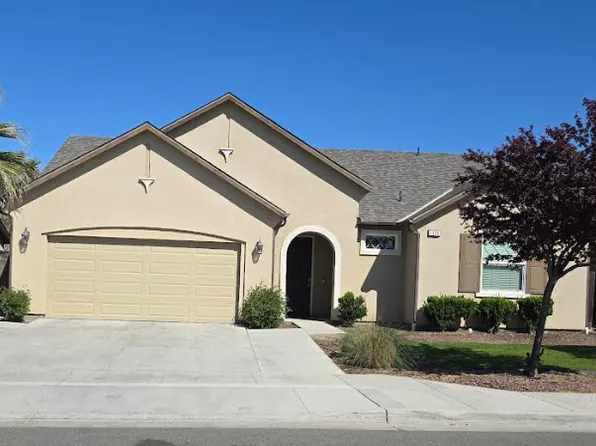 1338 Hoover Way, Hanford, CA 93230