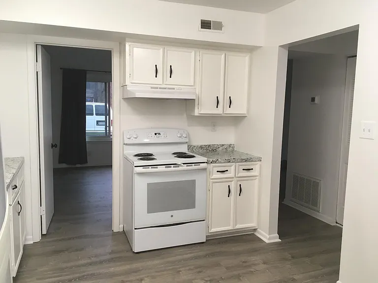 133 Tower Dr — Photo 4