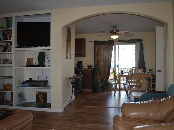 Built-ins w 36in. Flatscreen