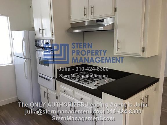 2nd image of 739 N Sweetzer Ave APT 10