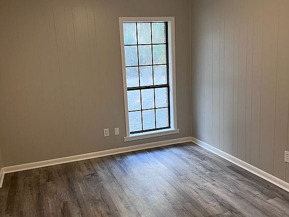2nd image of 60015 Parkview Dr