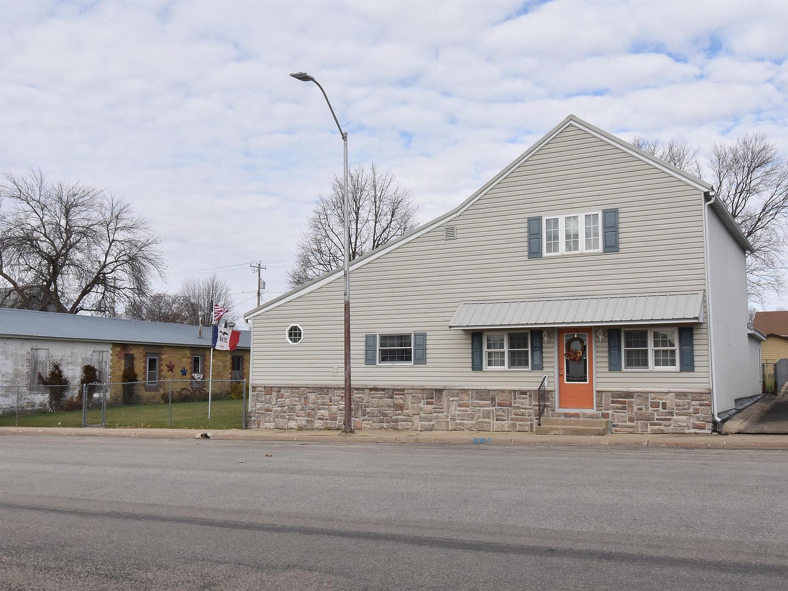 335 Madison St, Winthrop, IA 50682 Zillow