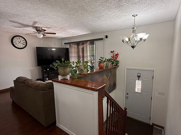 4th image of 6126 Regina Cir