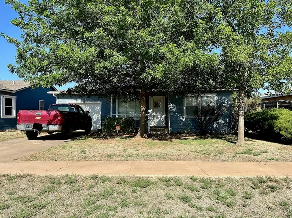 1404 Utica St, Plainview, TX 79072