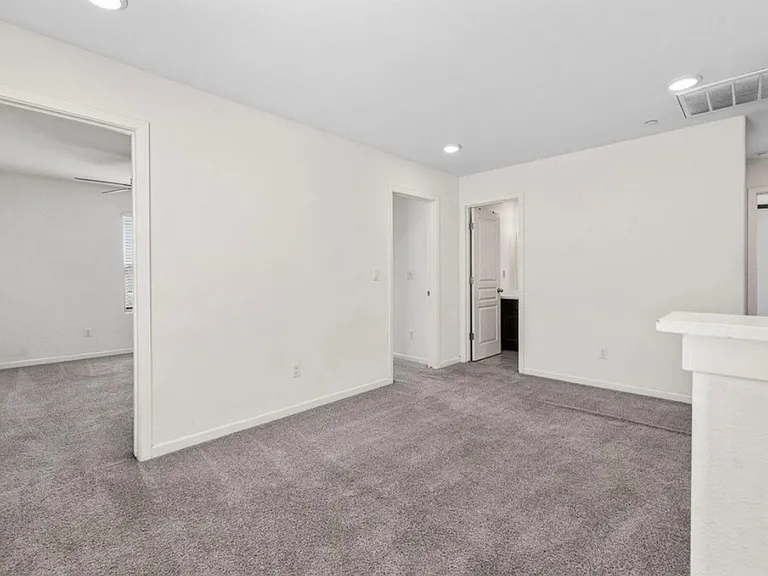 641 S Laguna St — Photo 3