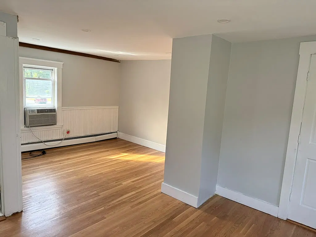 3 bed, $2,500 — Photo 2