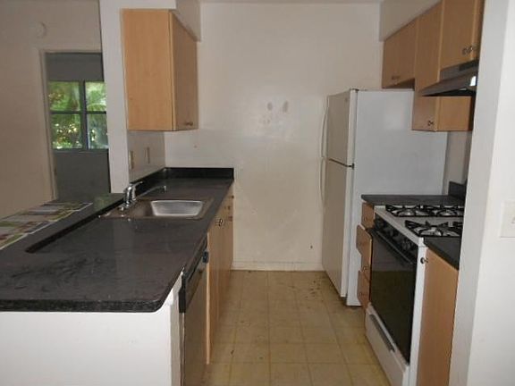 4th image of 763 NW 104th Ave #202
