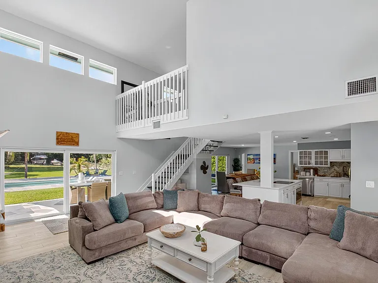 6701 Hillside Ln — Photo 12