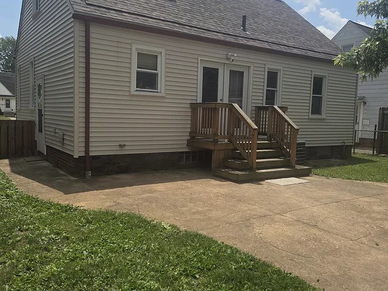 11412 Woodview Blvd — Photo 29