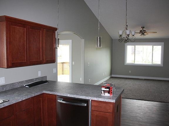 5th image of 448 Falcon Dr #37