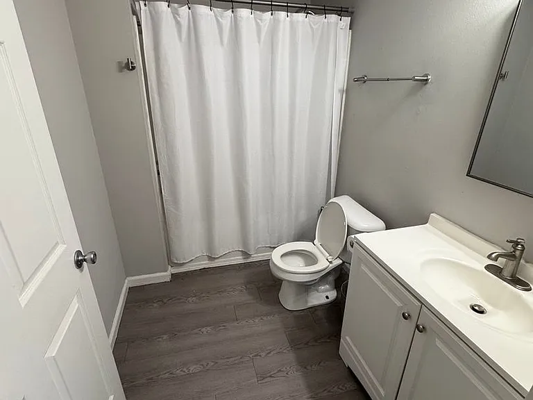 1718-34 E Lafayette Pl — Photo 20