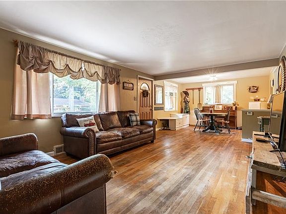 4th image of 4704 Stewart Ct