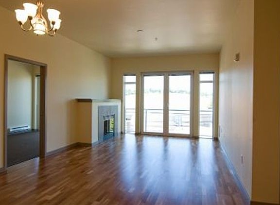 5th image of 375 Kirkland Ave APT 334