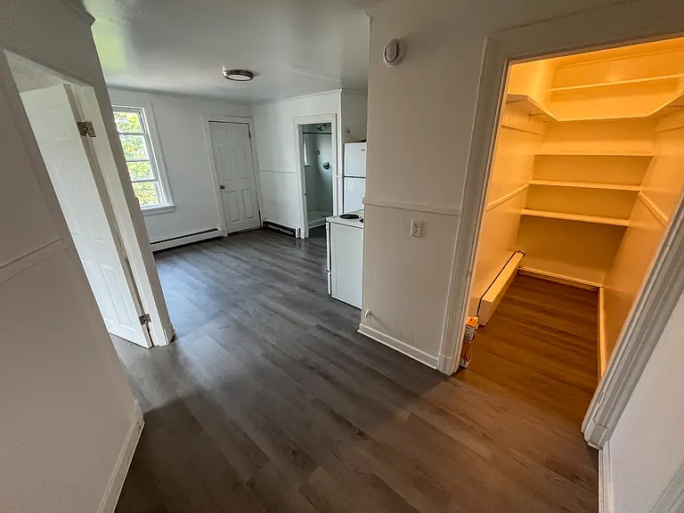 68 Howe St #3L — Photo 10