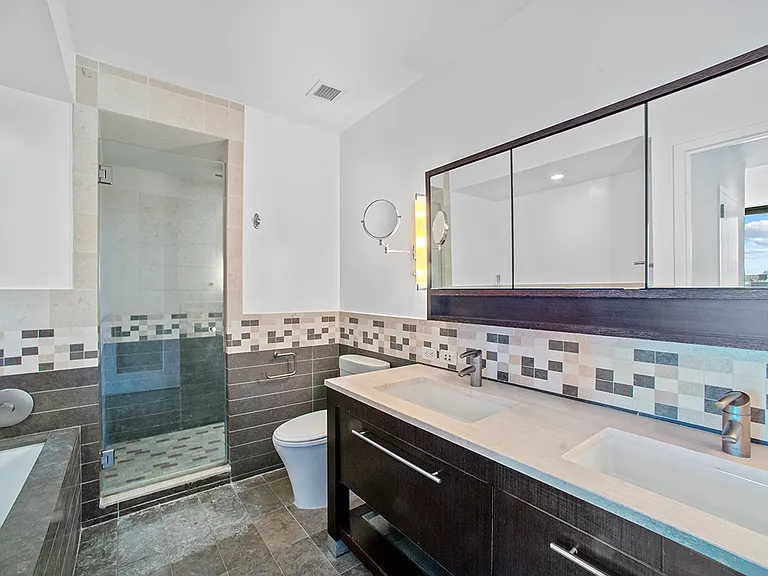 101 W 24th St #14D — Photo 7