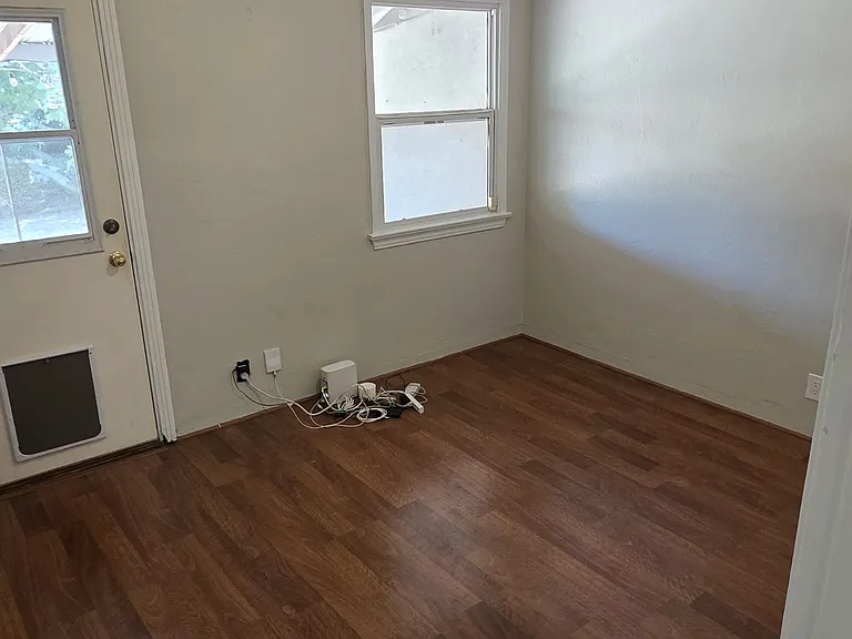 2516 Charleston Dr — Photo 10