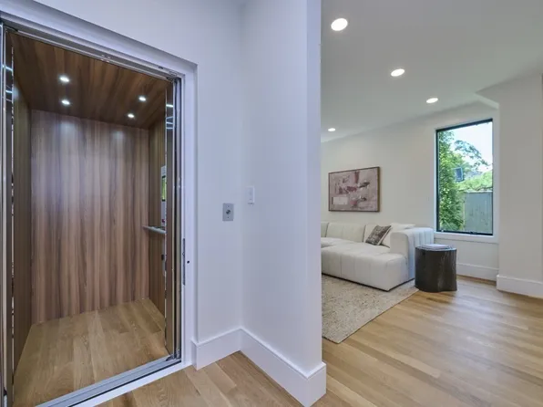 123 Fuller St #B, Brookline, MA 02446