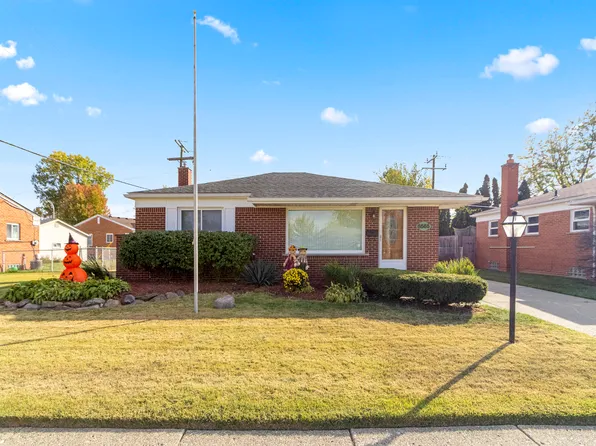 8565 Cardwell St, Westland, MI 48185