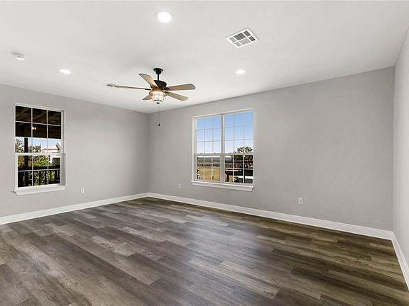 4th image of 4555 Schmaltz Dr