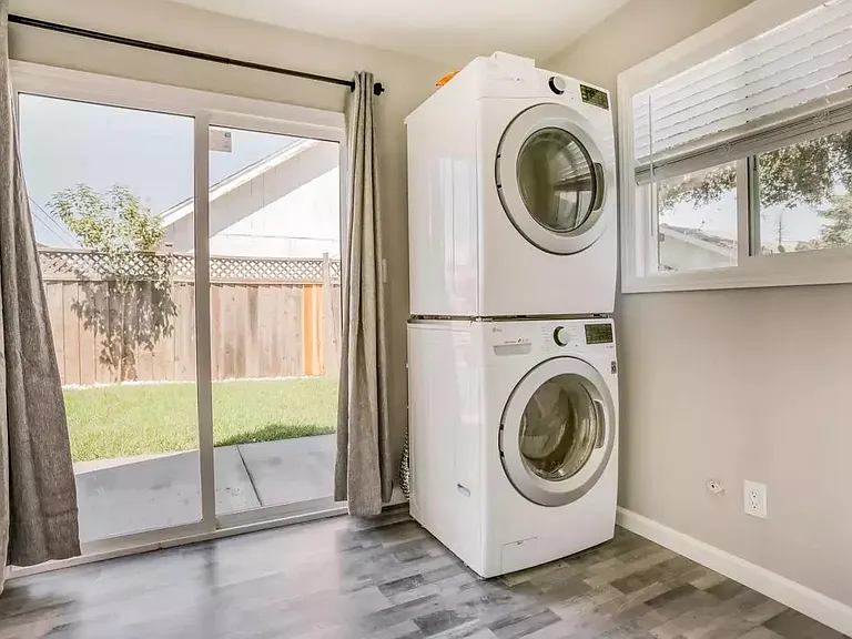 1057 Shamrock Dr #A — Photo 11