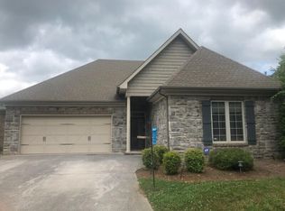 517 Chimney Rock Dr, Lenoir City, TN 37771