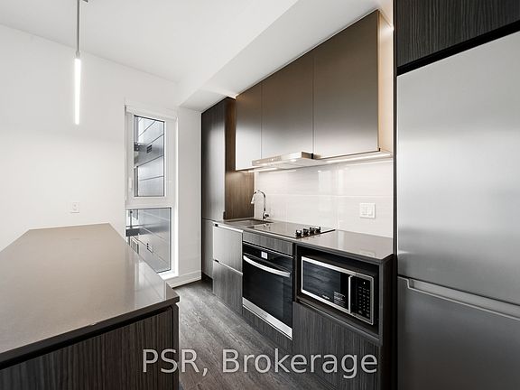 3rd image of 70 Ordnance St #2006