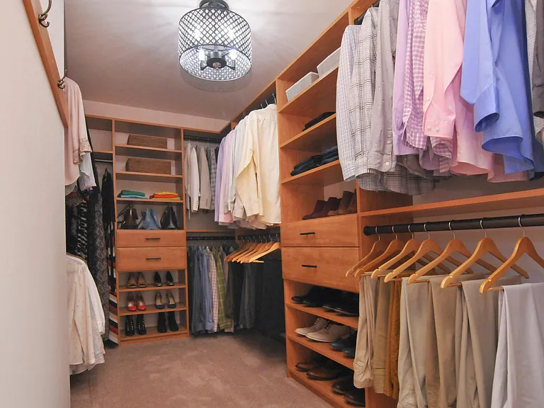 Walk in closet